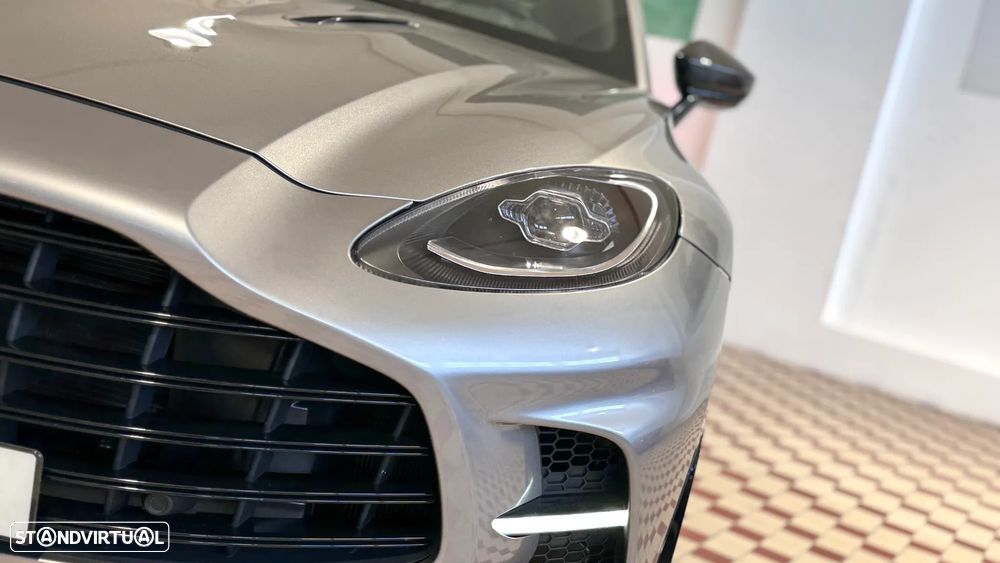 Aston Martin DBX 707 - 13