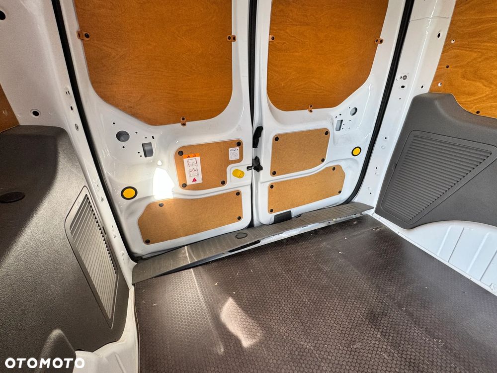 Ford Transit Connect - 17