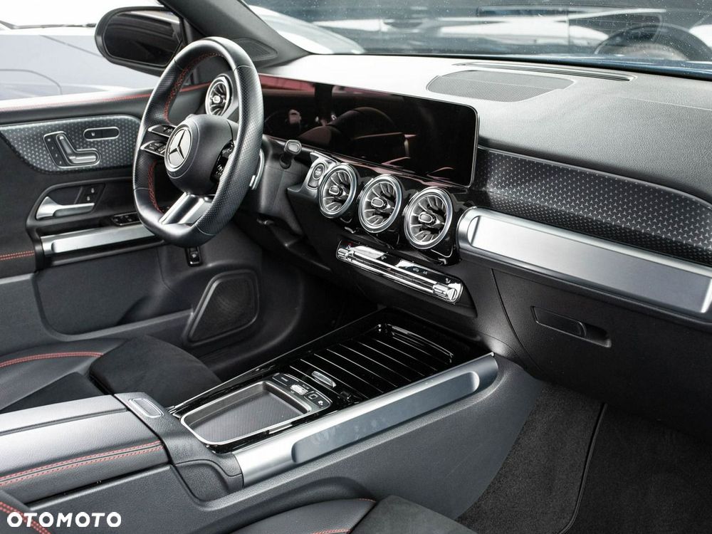 Mercedes-Benz GLB - 34
