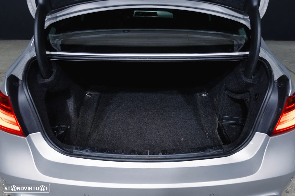 BMW 320 d Auto Pack M - 23