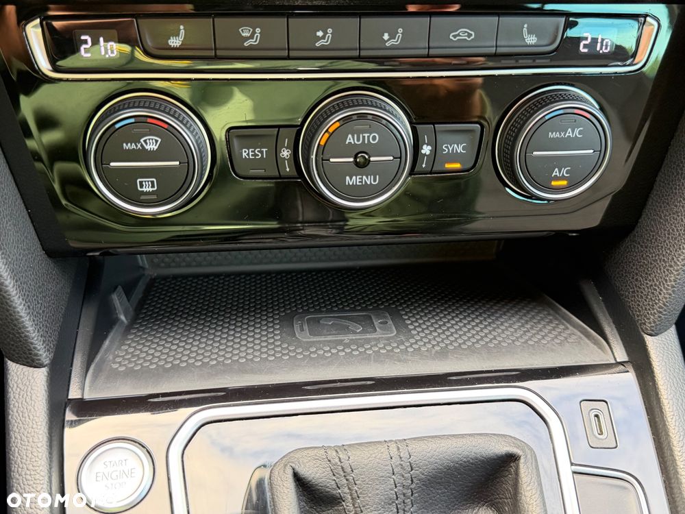 Volkswagen Passat 2.0 TDI SCR DSG Business - 38