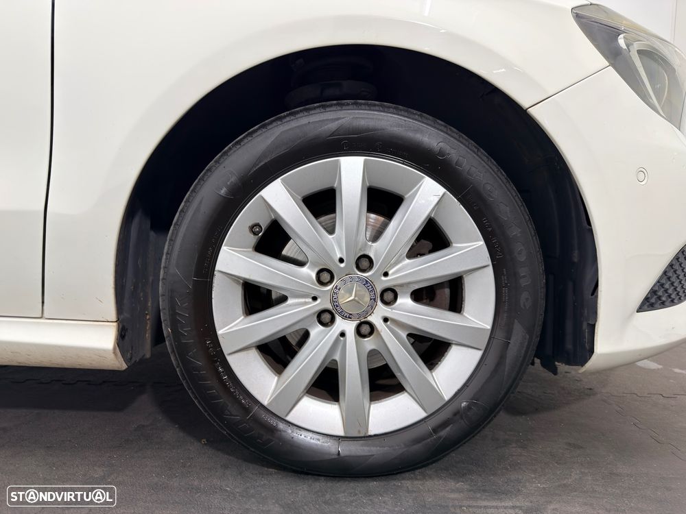 Mercedes-Benz A 180 d BlueEFFICIENCY Edition - 37