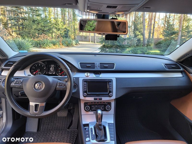 Volkswagen Passat - 10