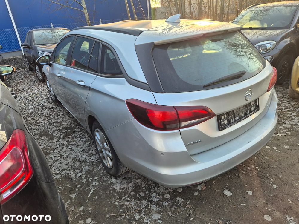 Opel Astra 1.6 CDTI DPF ecoFLEX Start/Stop Style - 4