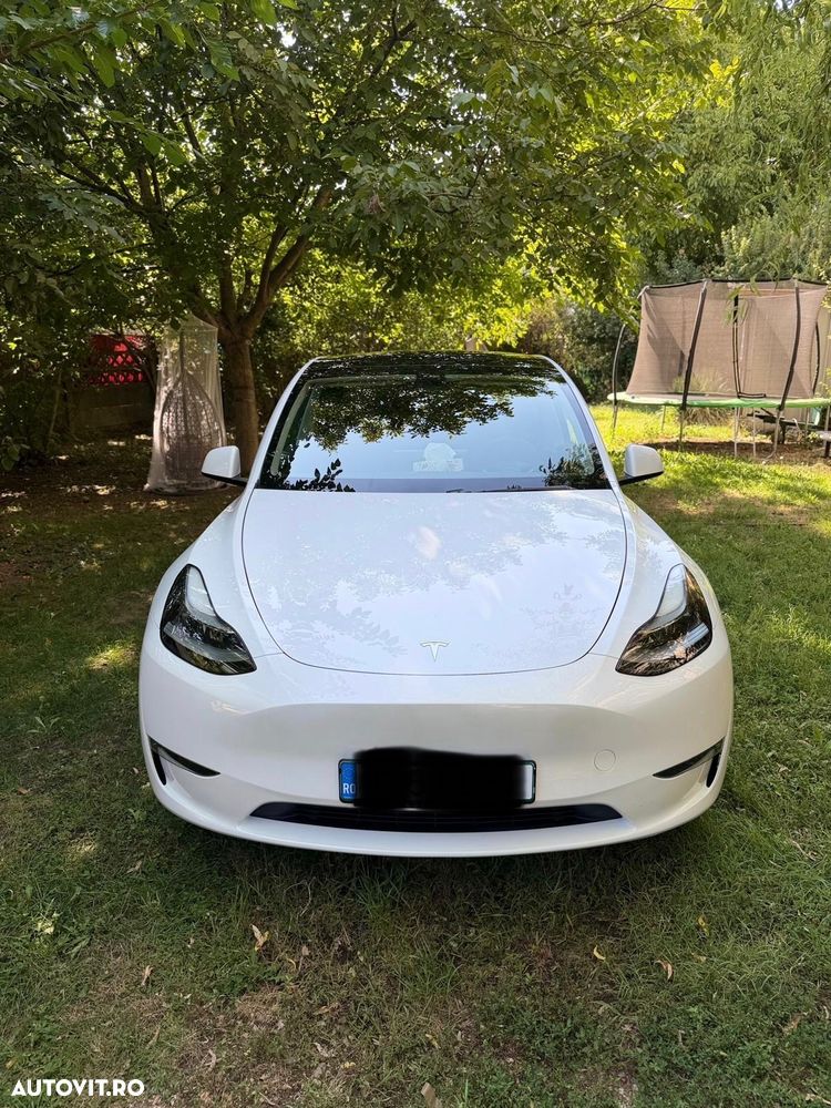 Tesla Model Y - 3