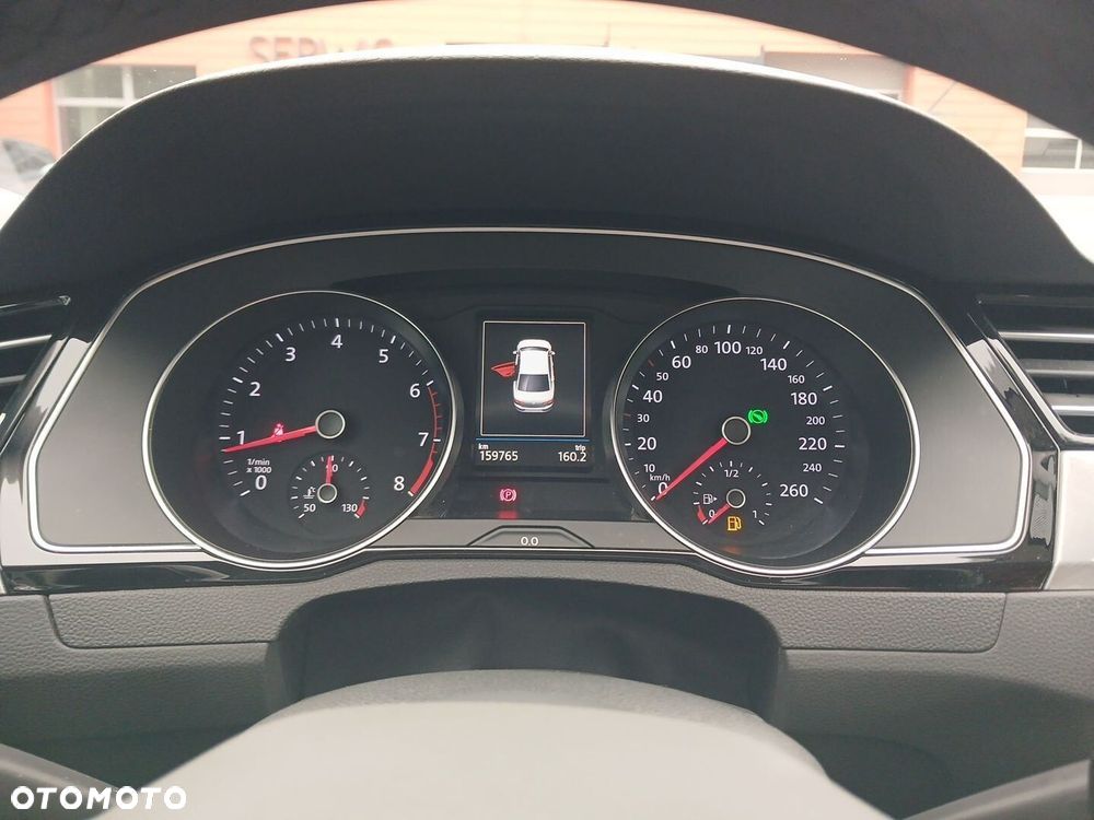 Volkswagen Passat - 14