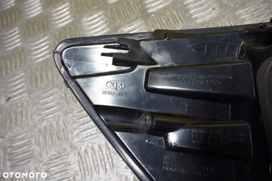 KIA RIO SEDAN 2012 - 2017 LAMPA TYŁ PRAWA TYLNA USA - 8