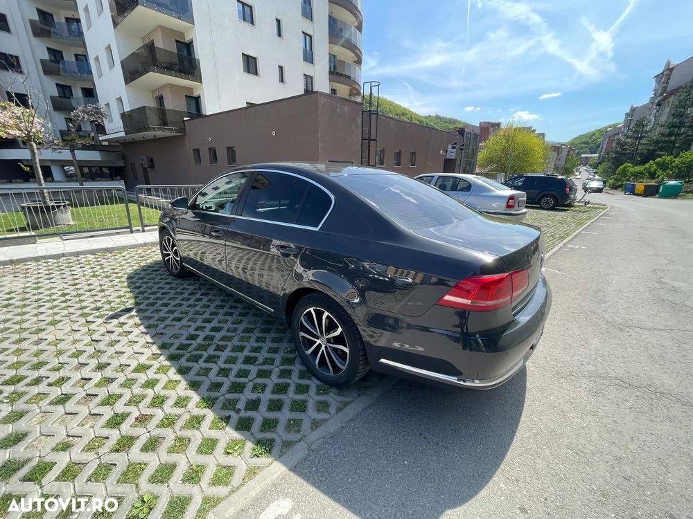 Volkswagen Passat 2.0 TDI BlueMotion Technology Exclusive - 4