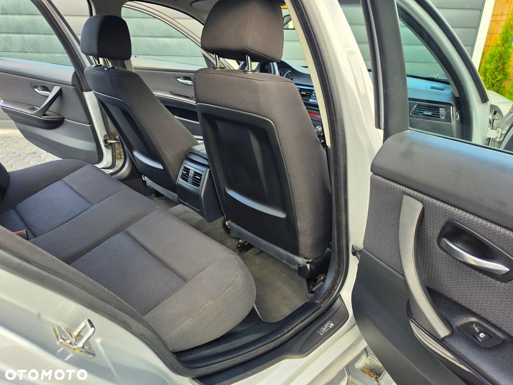 BMW Seria 3 318d DPF - 20