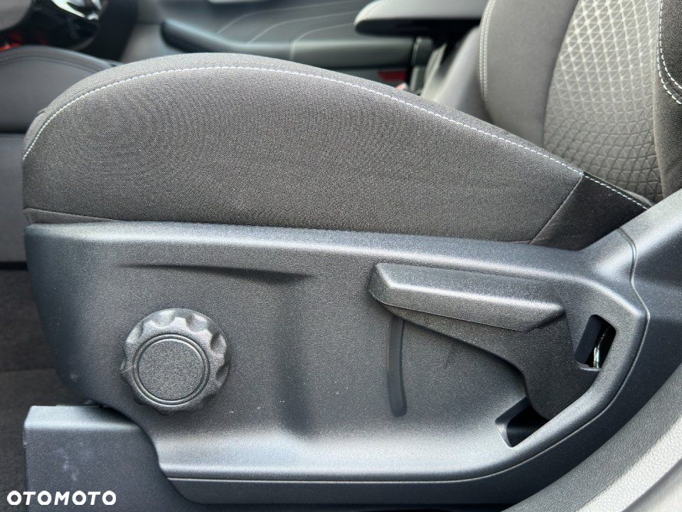 Ford Kuga - 13