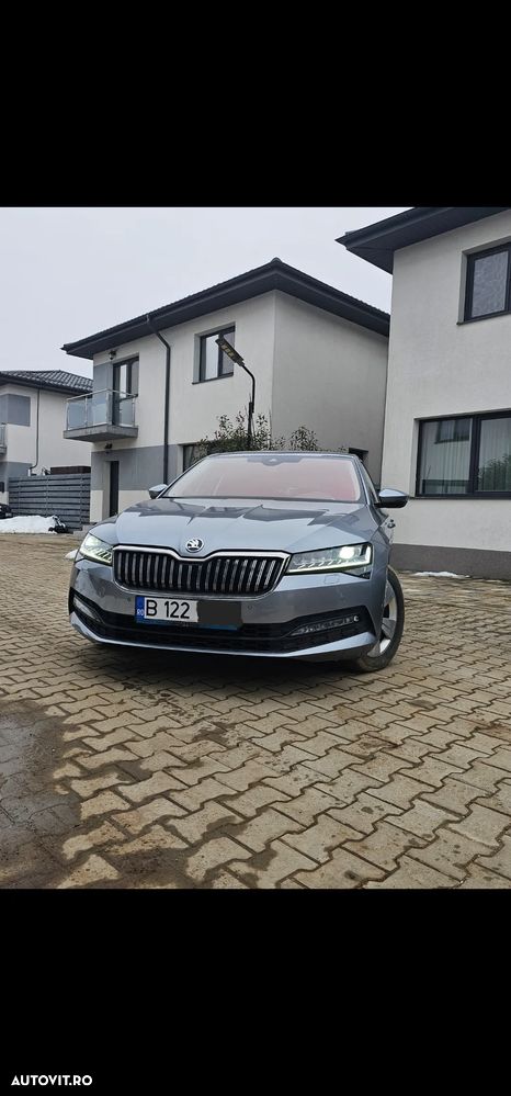 Skoda Superb 2.0 TDI DSG Ambition - 4