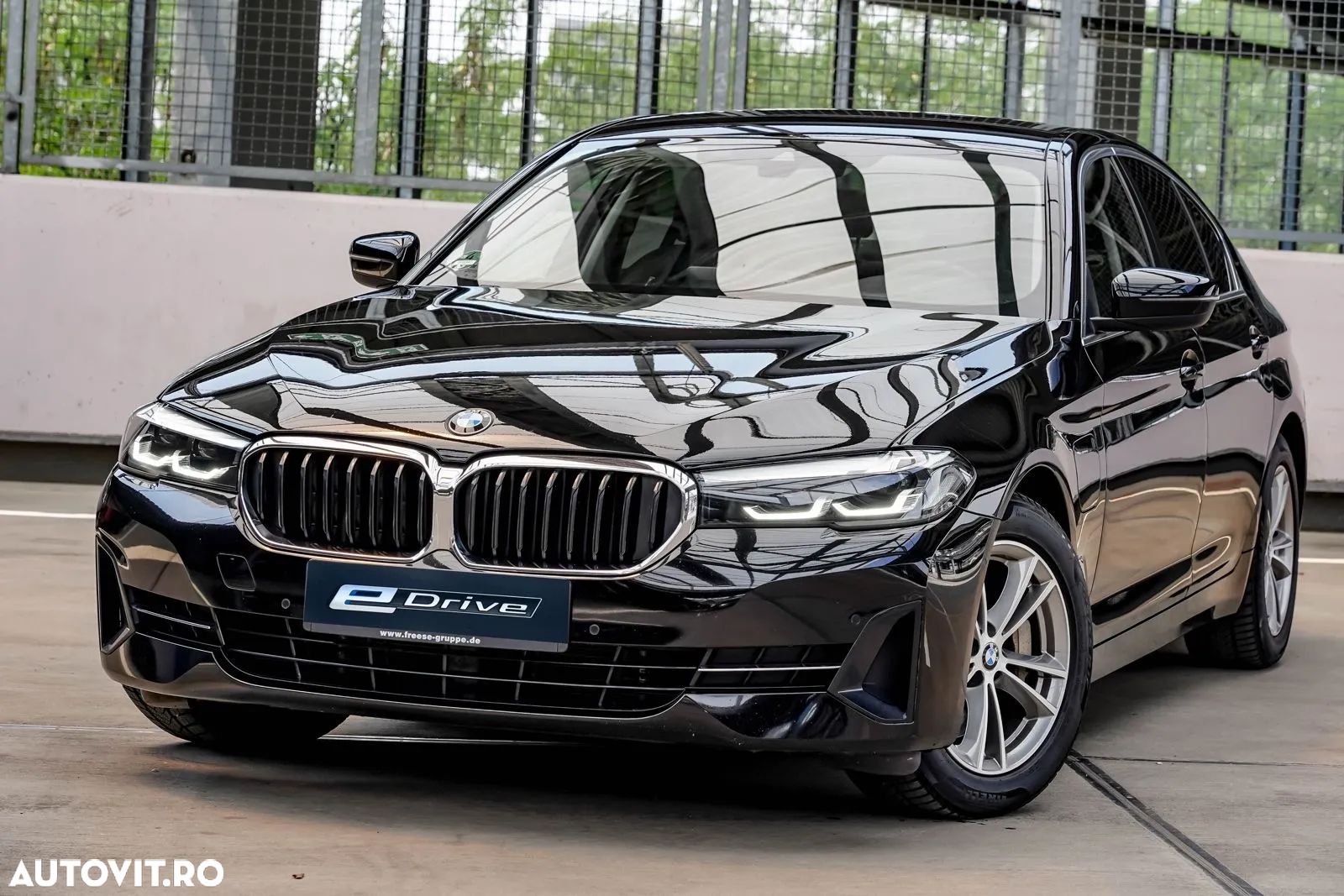 BMW Seria 5 530e Aut. - 1