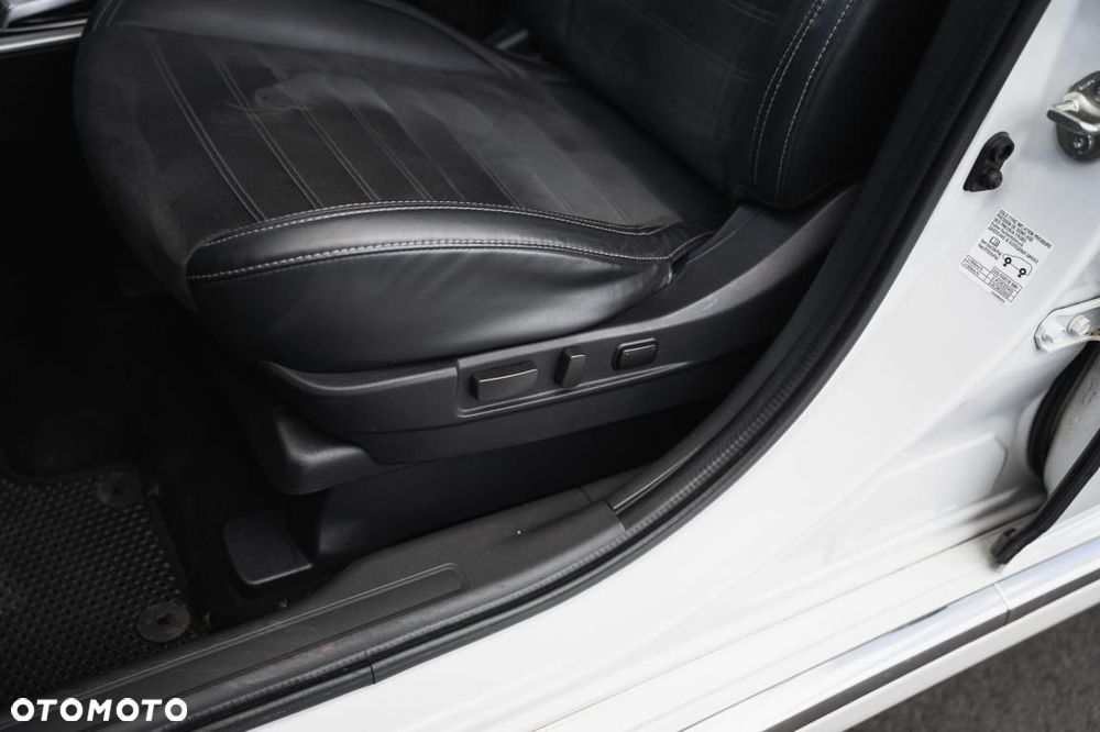 Mitsubishi Outlander - 26