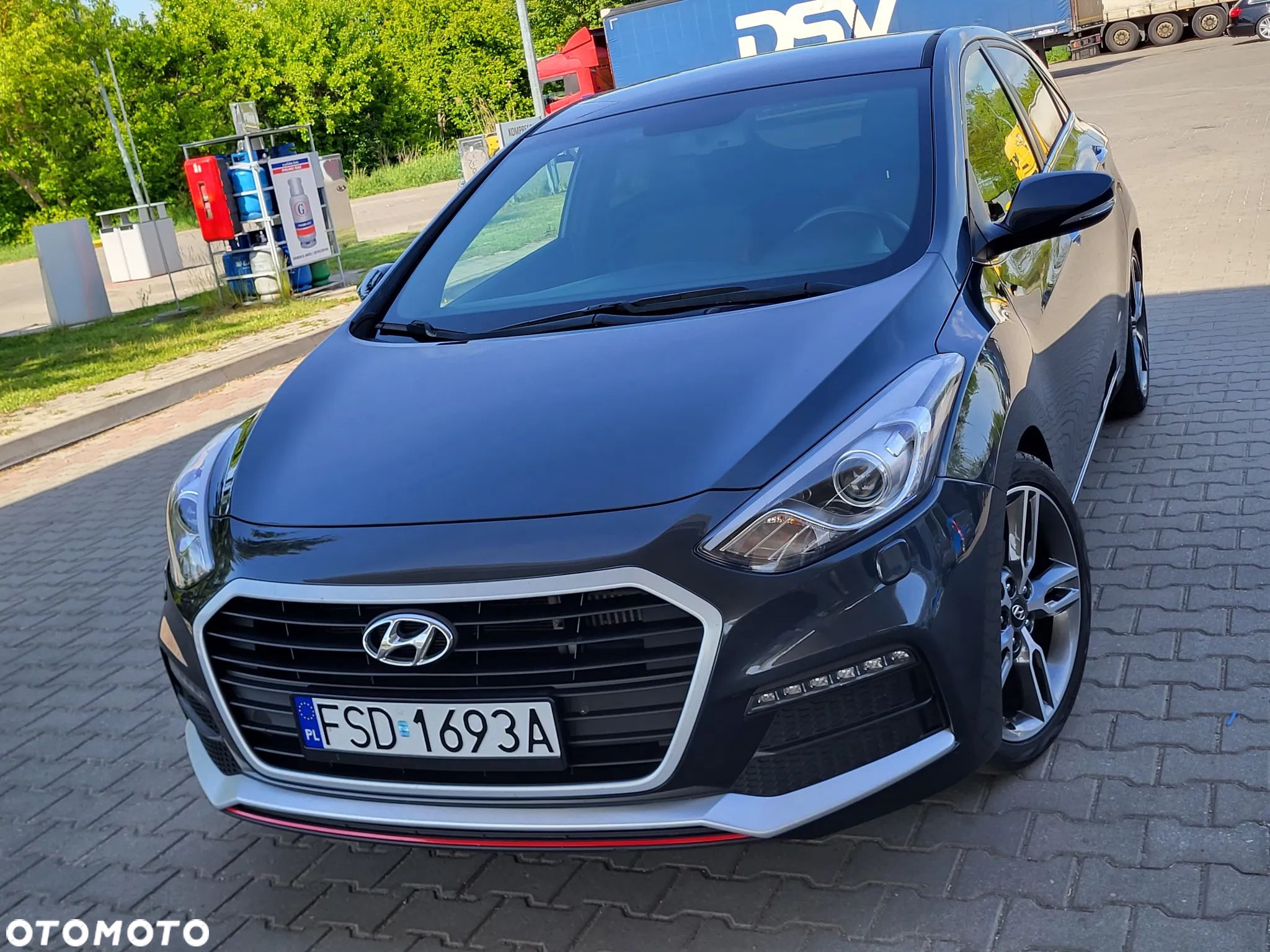 Hyundai i30 1.6 GDI Turbo Luxury - 1