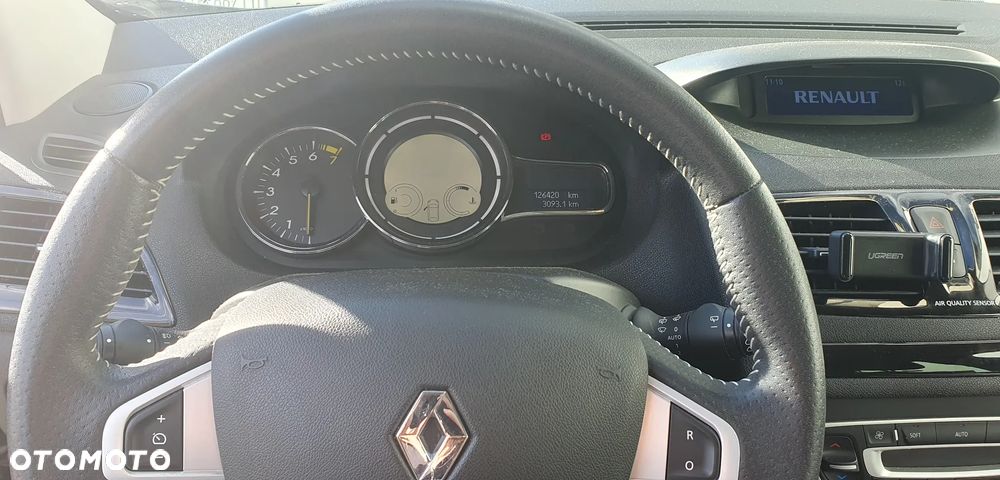 Renault Megane Grandtour ENERGY TCe 115 Start & Stop Bose Edition - 9