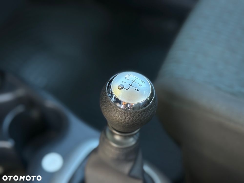 Toyota Yaris 1.33 Luna - 19