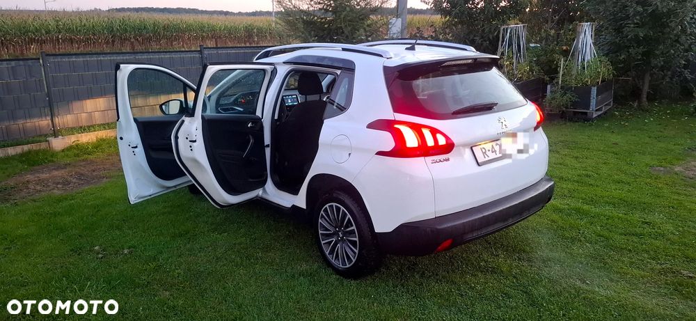 Peugeot 2008 1.2 Pure Tech Style EU6 - 18