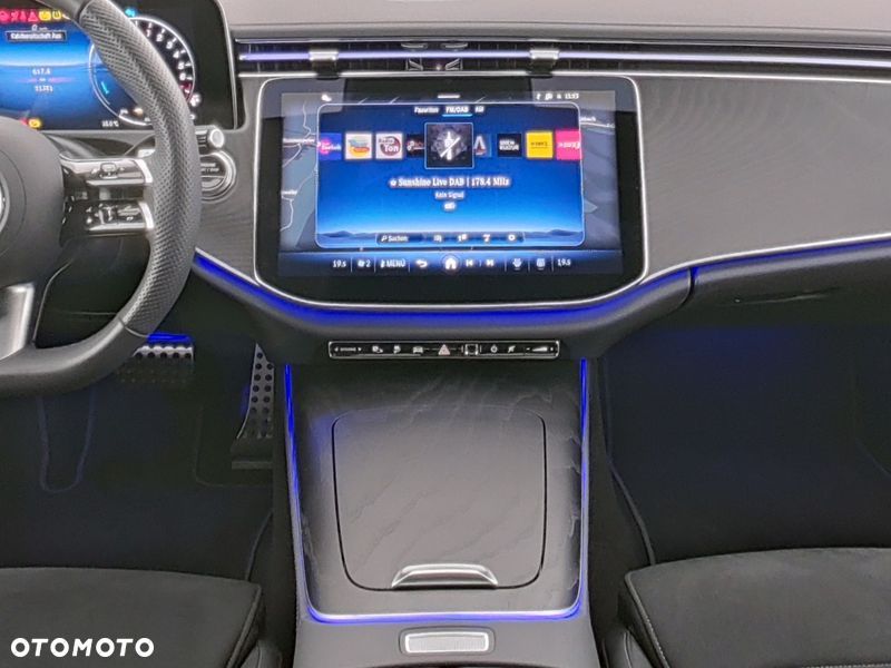 Mercedes-Benz Klasa E 300e 4Matic 9G-TRONIC Edition AMG Line - 7