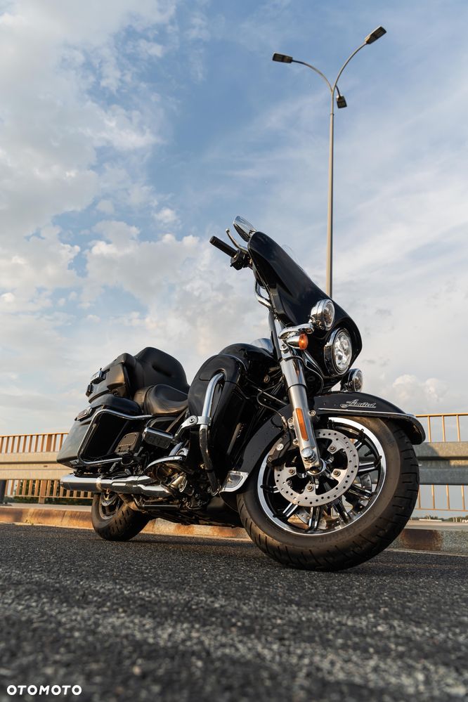 Harley-Davidson FLHT Electra Glide Standard - 3