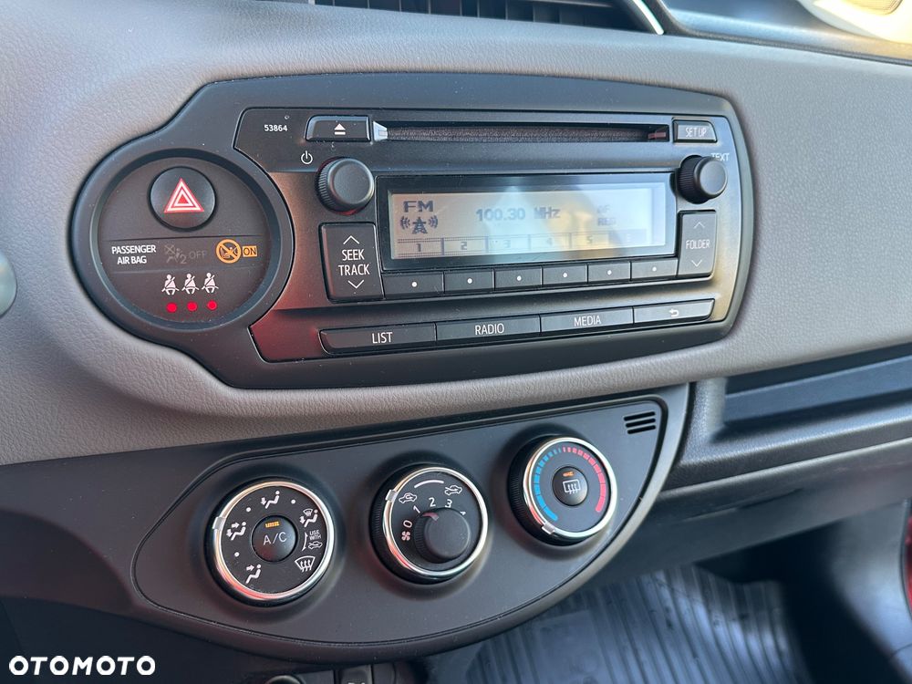 Toyota Yaris 1.0 Active EU6 - 17
