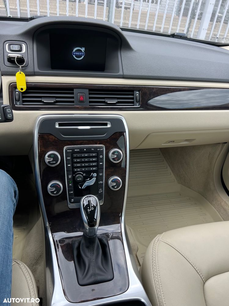 Volvo XC 70 - 4
