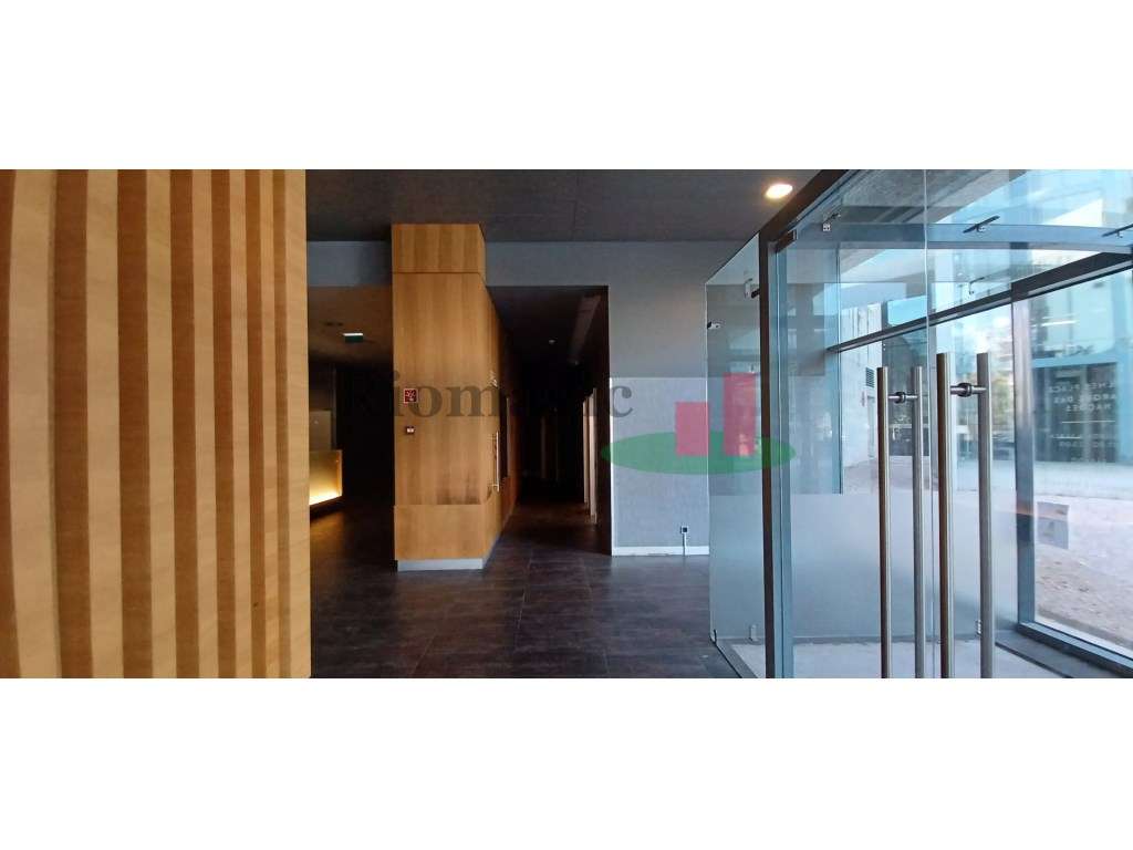 Lisboa - Parque das Nações - Loja para Serviços na Avenida D. João II - Grande imagem: 3/29