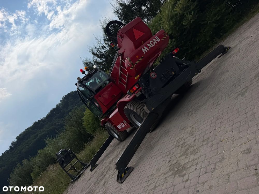 Magni RTH 5.23 SH-D/C Ładowarka teleskopowa Obrotowa roto 23 metry wysuw. 5 ton Udźwig. Wciagarka Hydrauliczna 5 ton. Pilot zdalnie sterowana. DEUTZ Silnik 145 KM. Jak Nowa Z Norwegii 2019 rok. 3200 mtg. Serwisy DEKRA TUV aktualne. Full Wypas. Klima stabilizatory 2 osie. Pilot. Maszyna z Norweskiej Upadłośći. Stan maszyny nie różni się od nowej z Salonu! Zero luzów na wszystkich siłownikach i podzespołach. ani deka wycieków. OKAZJA. Pełna Dokumentacja - 35