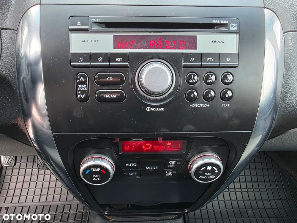 Suzuki SX4 1.6 Comfort Plus - 18