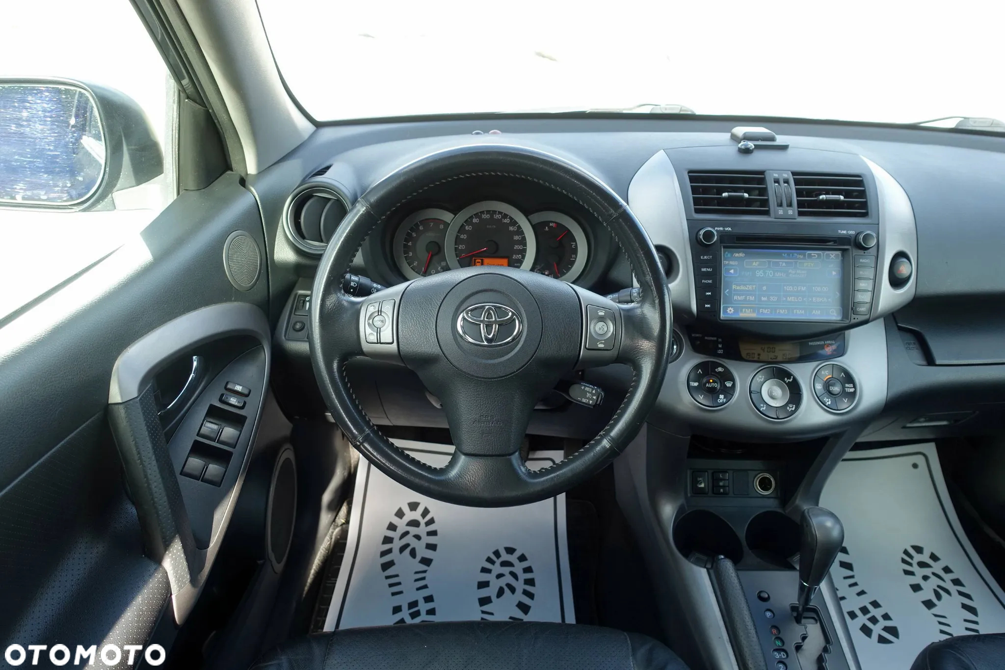 Toyota RAV4 2.0 VVT-i Premium - 9