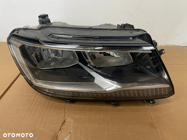 VOLKWAGEN TIGUAN II 2 5NA 5NB LAMPA PRAWA PRAWY PRZEDNIA PRZÓD 5NB941006B