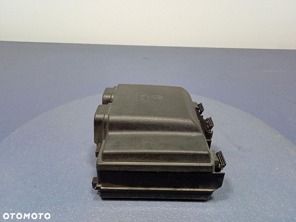 FORD MUSTANG MACH-E SKRZYNKA BEZPIECZNIKÓW LJ8T14D068NAC - 1