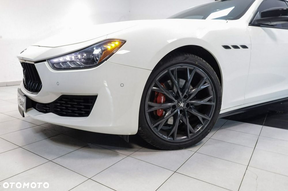 Maserati Ghibli - 4