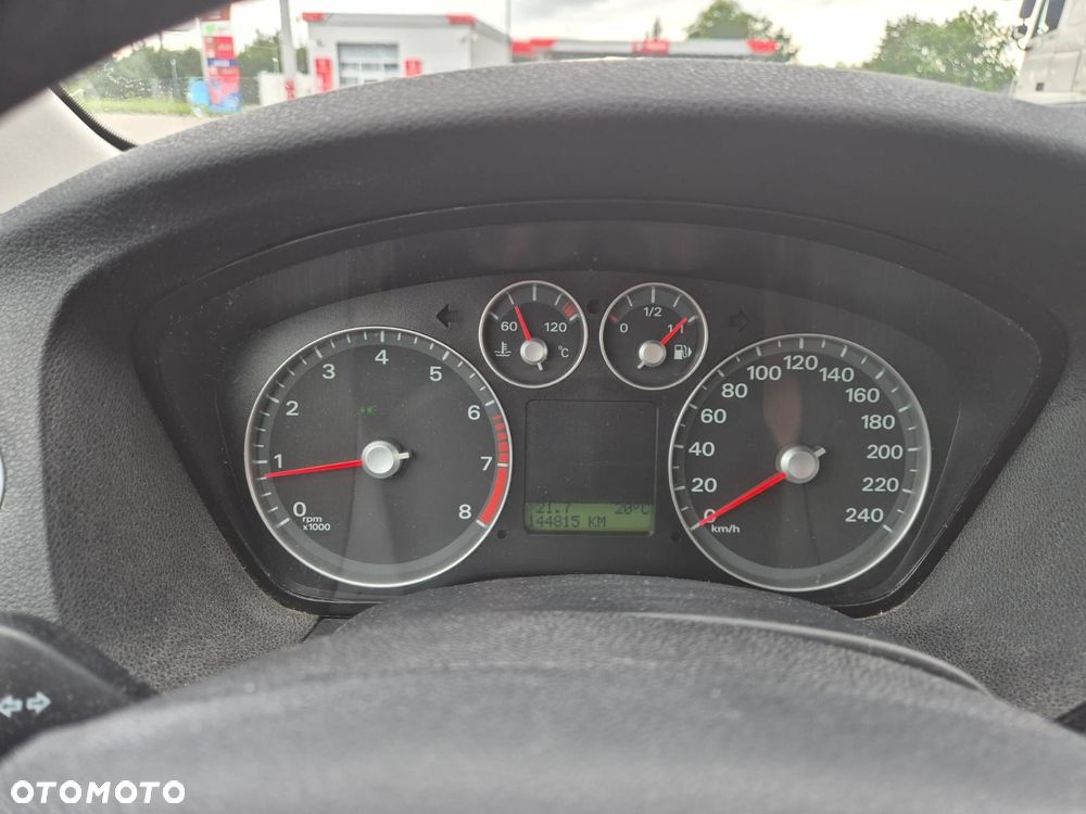 Ford Focus 1.6 Ghia - 6