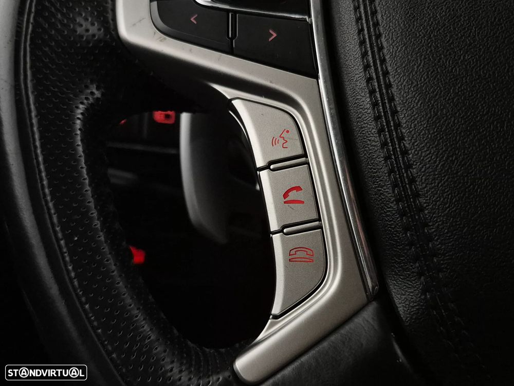 Mitsubishi Outlander 2.0 Intense Navi - 30