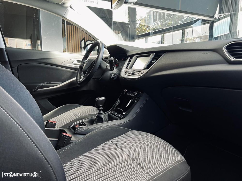 Opel Grandland X 1.2 T Business Edition - 20