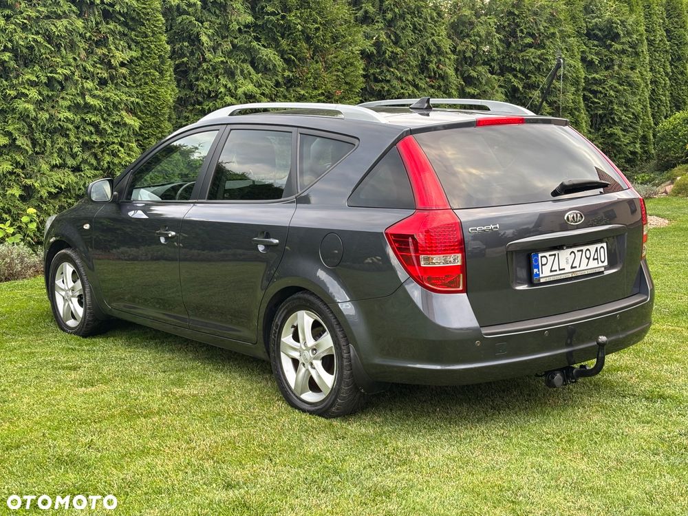 Kia Ceed 1.4 CVVT Dream-Team Edition - 27