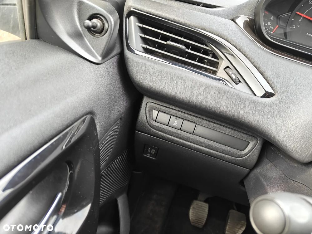 Peugeot 208 68 VTI Access - 19
