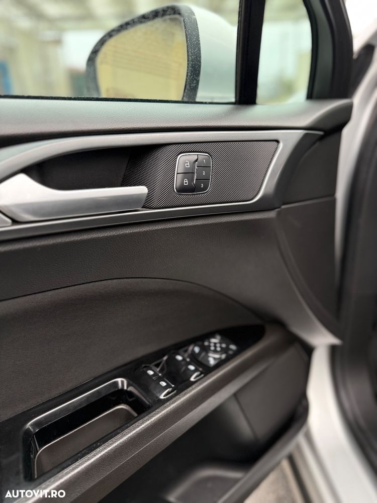Ford Mondeo 2.0 TDCi Powershift Titanium - 25