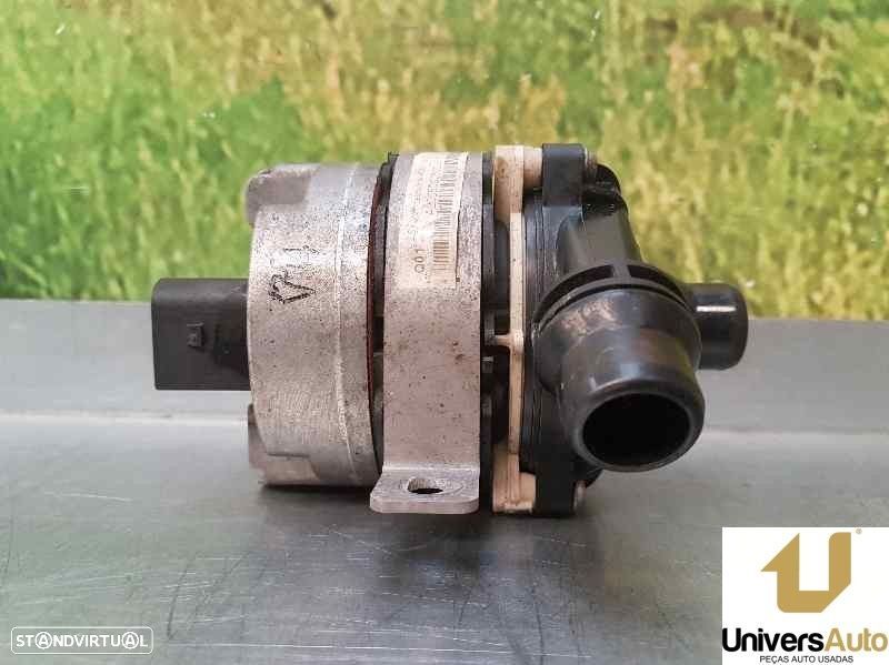 BOMBA AGUA ADICIONAL MERCEDES-BENZ CLASSE C COUPÉ 2016 -A2055002800 - 3