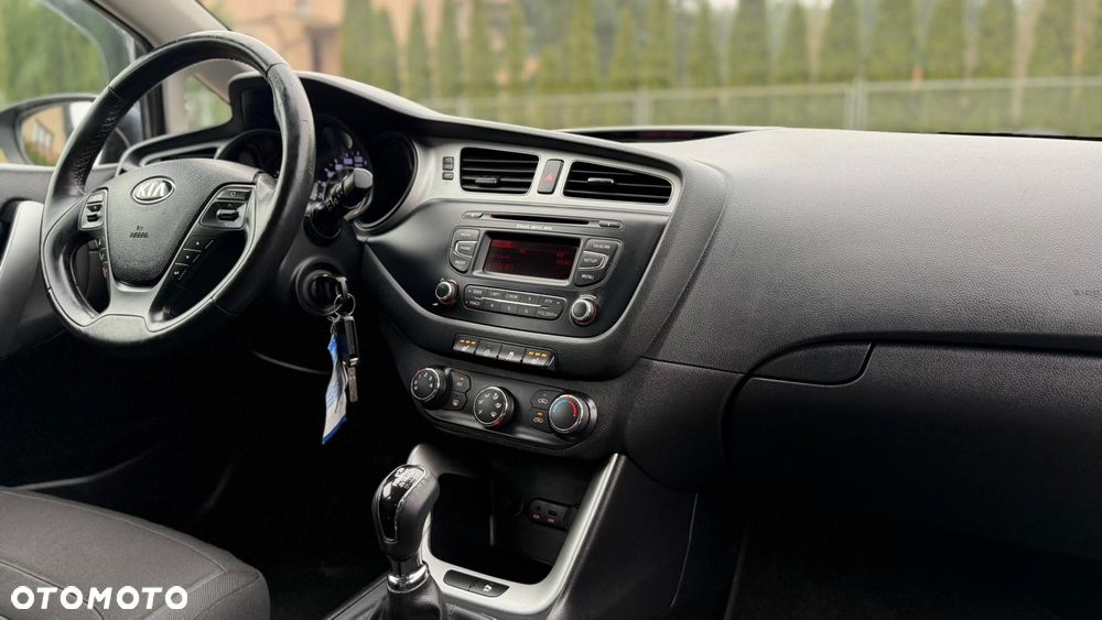 Kia Ceed 1.4 CVVT Dream-Team Edition - 19