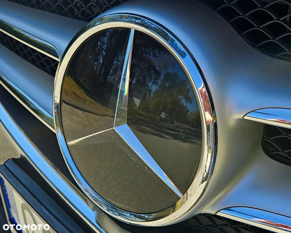 Mercedes-Benz Klasa E 300 CDI DPF BlueEFFICIENCY 7G-TRONIC Avantgarde - 29