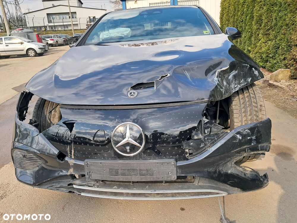 Mercedes-Benz EQE - 23