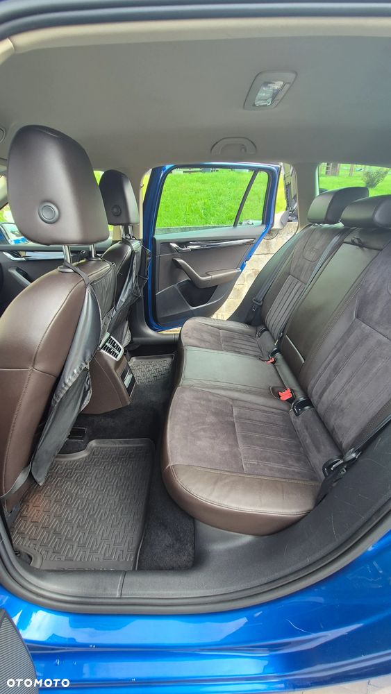 Skoda Octavia 2.0 TDI 4x4 L&K DSG - 17