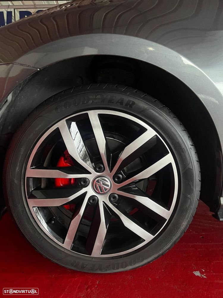 VW Golf 1.6 TDI R-Line - 7