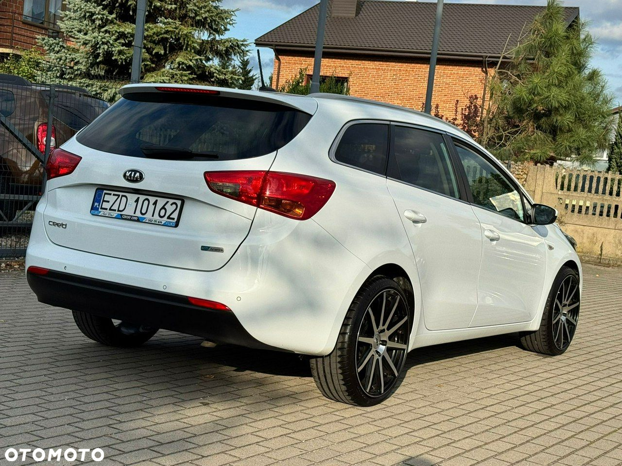 Kia Ceed - 4