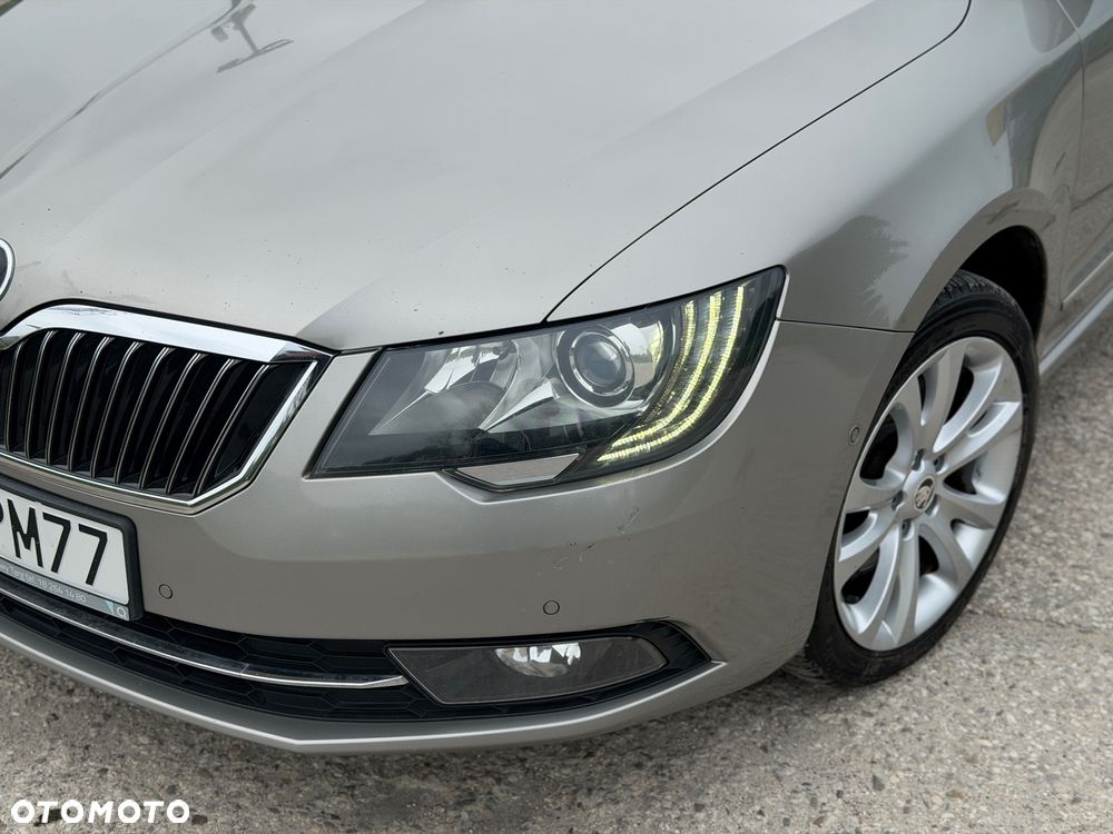 Skoda Superb 2.0 TDI Elegance DSG - 10