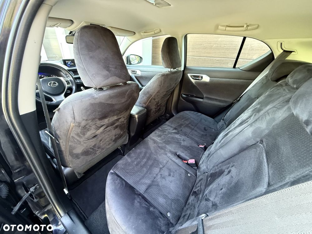 Lexus CT - 17