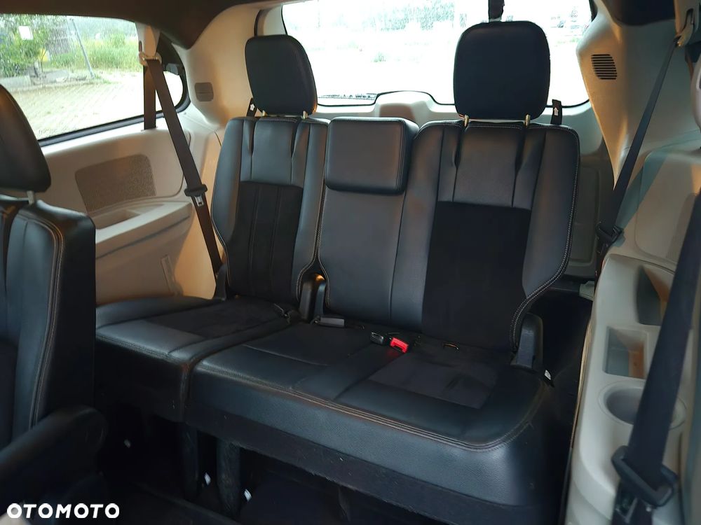 Dodge Grand Caravan - 15