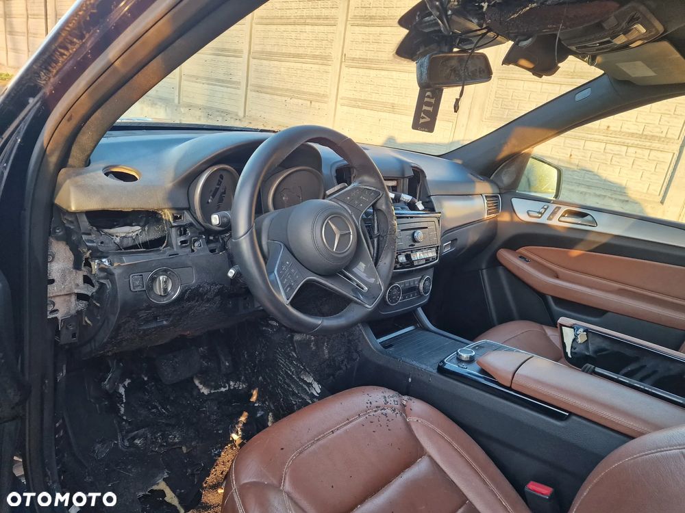 Mercedes-Benz GLE 350 d 4Matic 9G-TRONIC AMG Line - 11