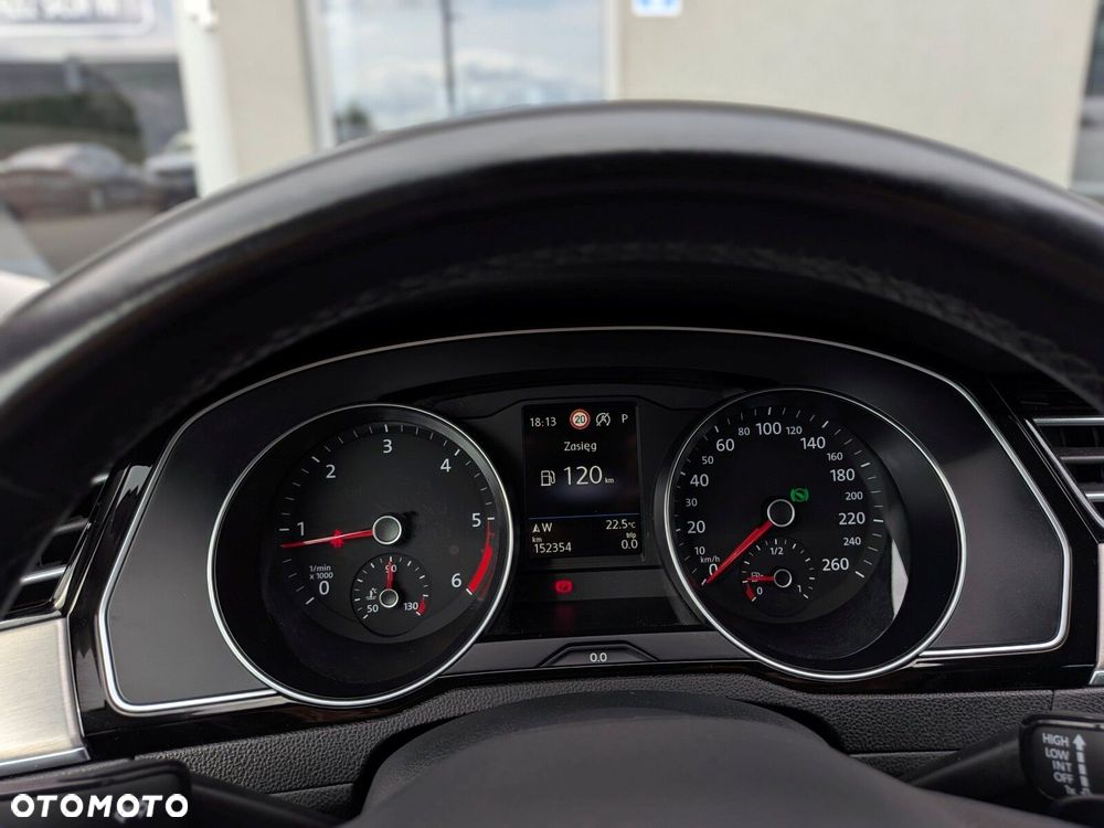 Volkswagen Passat 2.0 TDI Elegance DSG - 22